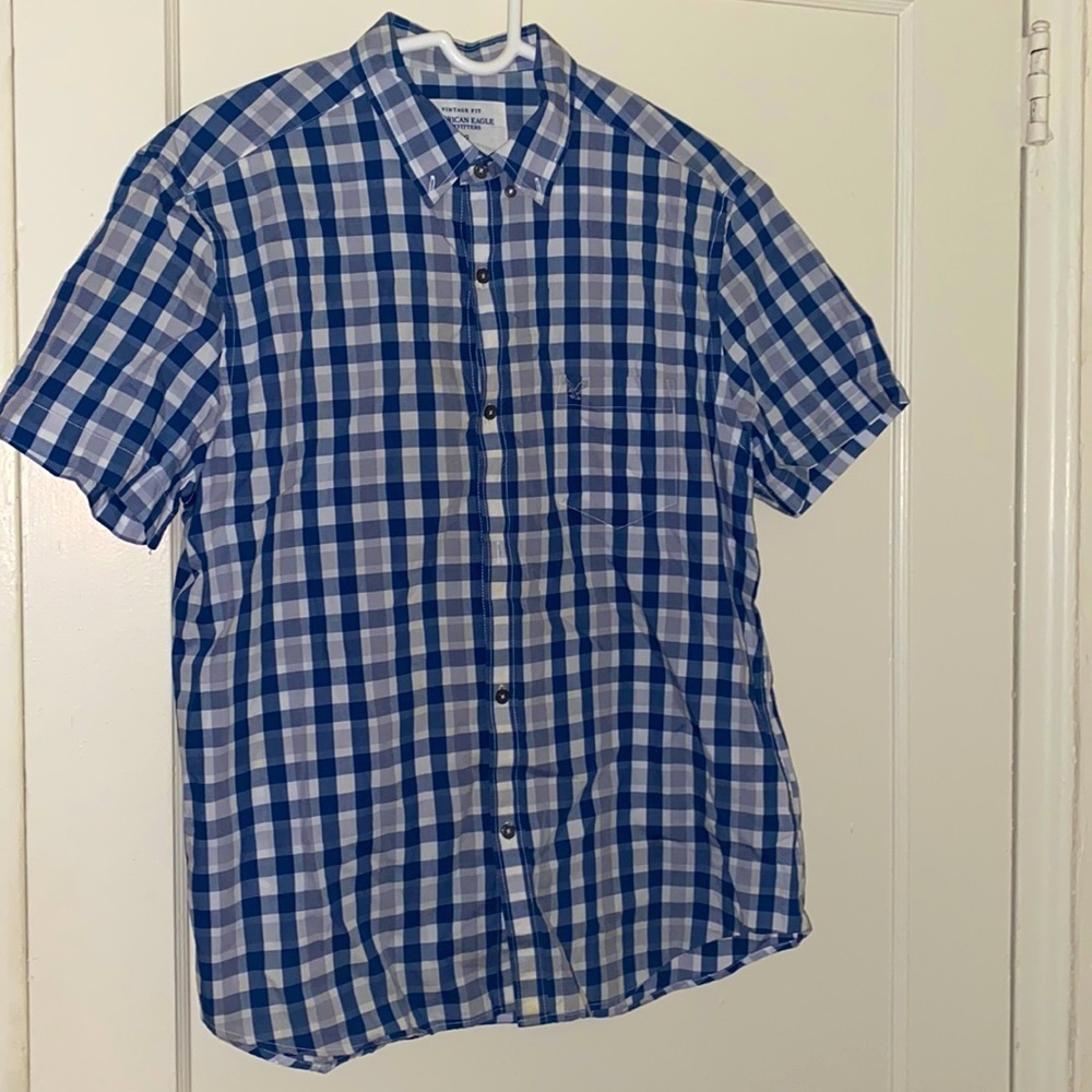 American Eagle vintage fit blue and white button down size: L